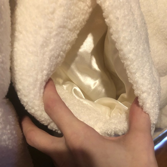 JUICY COUTURE! BLACK LASFI-Size: small. Color: white, cropped perfect condition - Picture 1 of 10